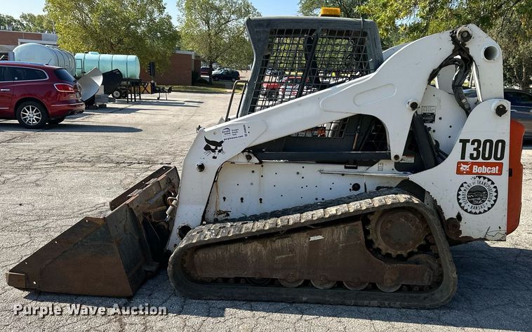 image for item DN8699 2008 Bobcat T300  tracked skid steer loader