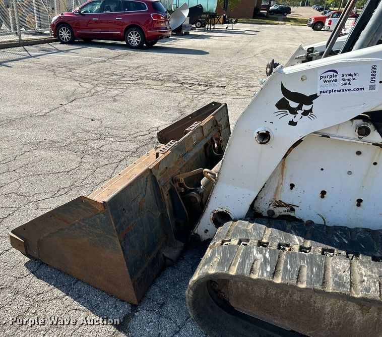 image for item DN8699 2008 Bobcat T300  tracked skid steer loader