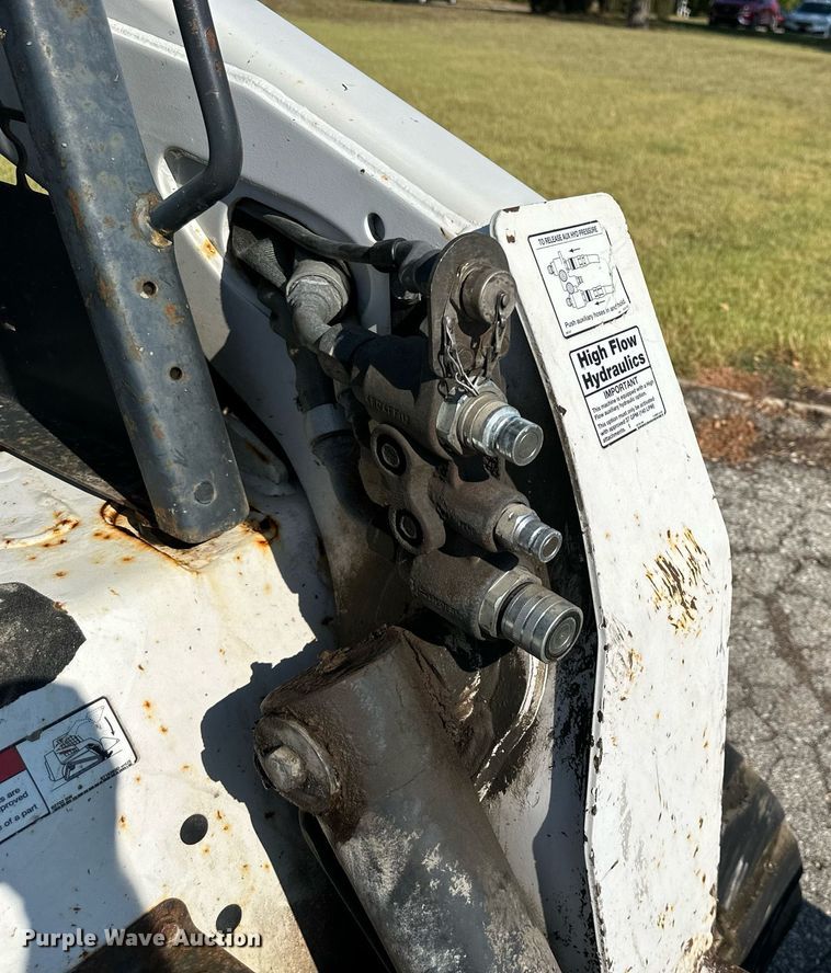 image for item DN8699 2008 Bobcat T300  tracked skid steer loader