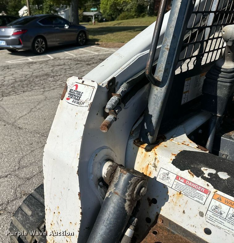 image for item DN8699 2008 Bobcat T300  tracked skid steer loader