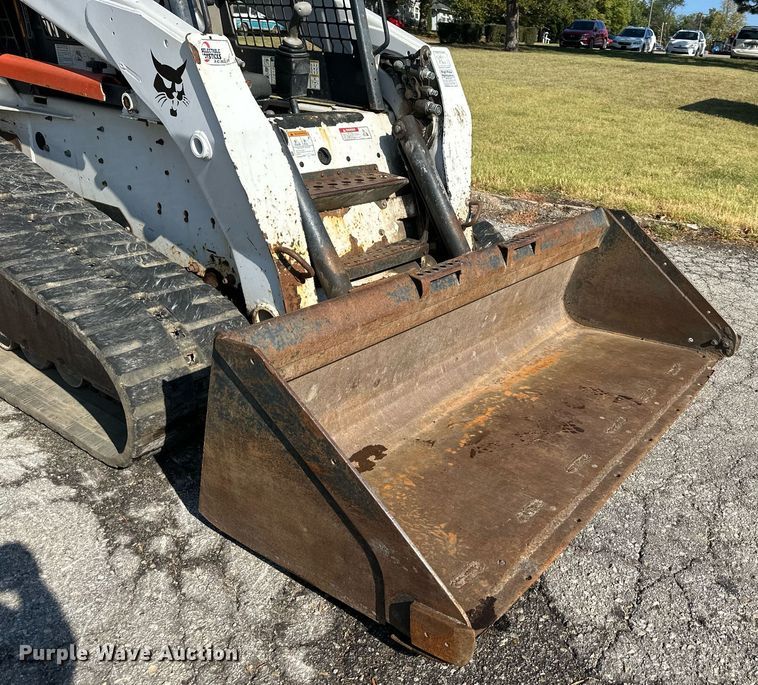 image for item DN8699 2008 Bobcat T300  tracked skid steer loader