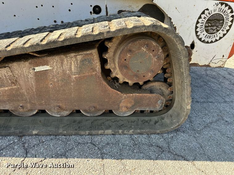 image for item DN8699 2008 Bobcat T300  tracked skid steer loader