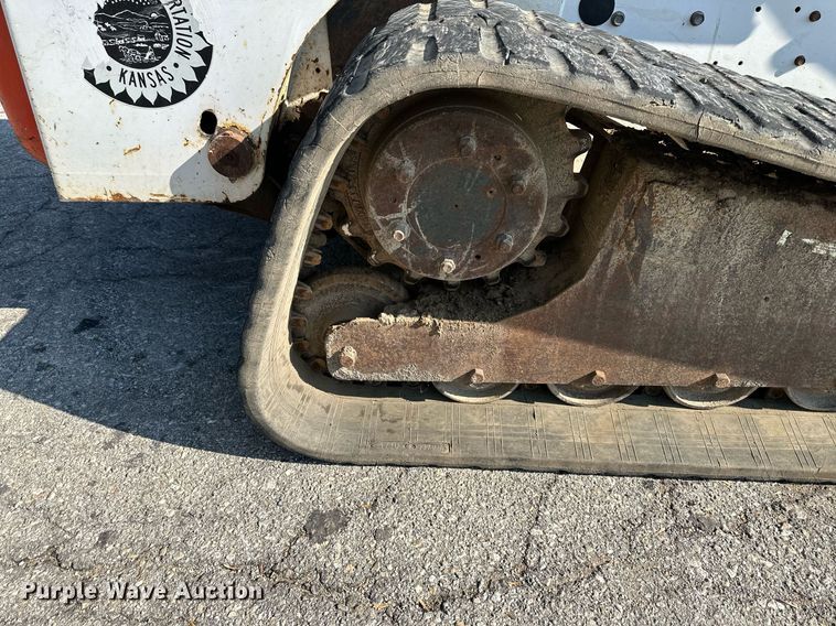 image for item DN8699 2008 Bobcat T300  tracked skid steer loader