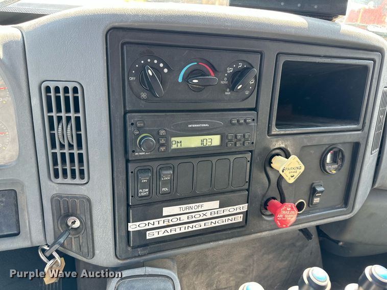 image for item DN8700 2006 International 7400  dump truck