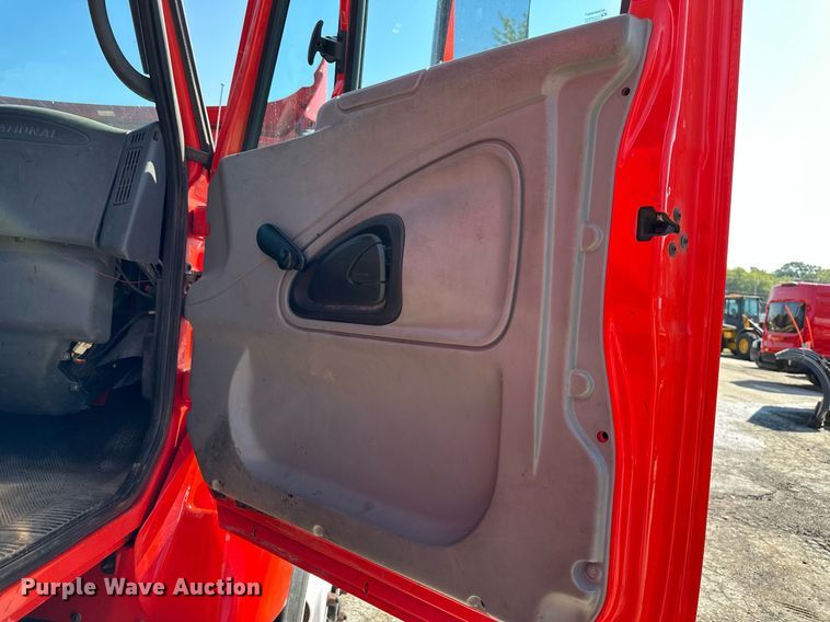 image for item DN8700 2006 International 7400  dump truck