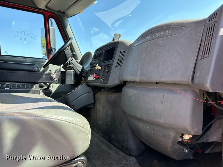 image for item DN8700 2006 International 7400  dump truck