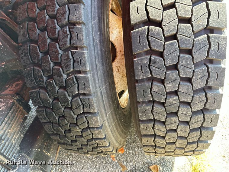 image for item DN8700 2006 International 7400  dump truck