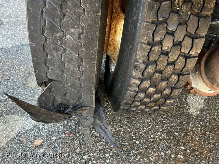 image for item DN8700 2006 International 7400  dump truck