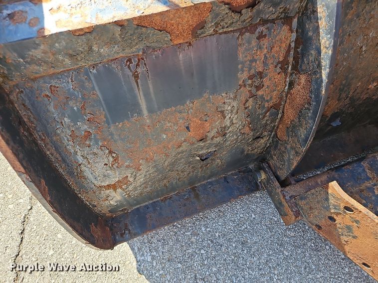 image for item DN8701 2003 Sterling LT7500  dump truck