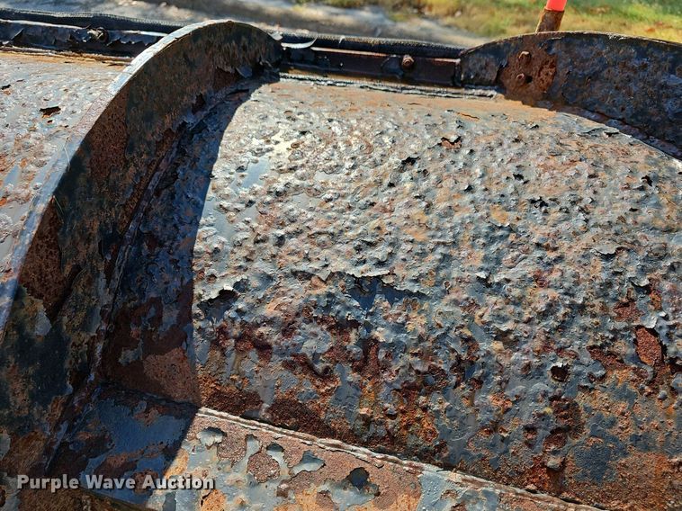 image for item DN8701 2003 Sterling LT7500  dump truck