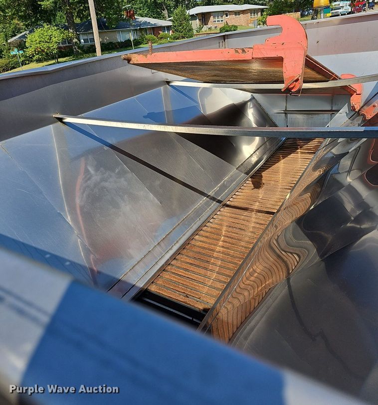 image for item DN8701 2003 Sterling LT7500  dump truck