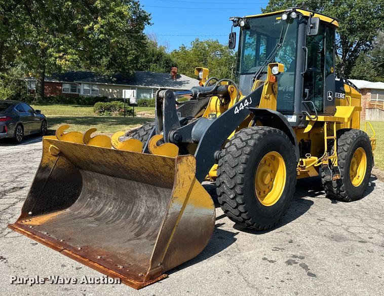 image for item DN8702 2006 John Deere 444J  wheel loader