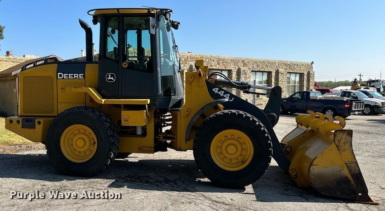 image for item DN8702 2006 John Deere 444J  wheel loader