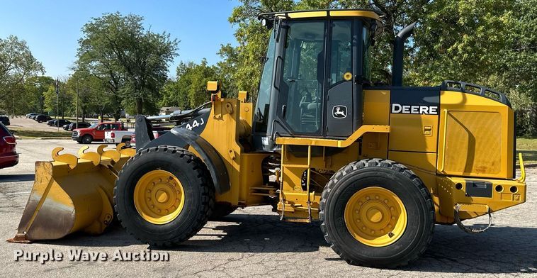 image for item DN8702 2006 John Deere 444J  wheel loader