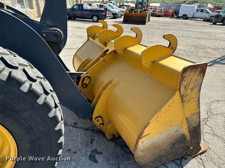 image for item DN8702 2006 John Deere 444J  wheel loader