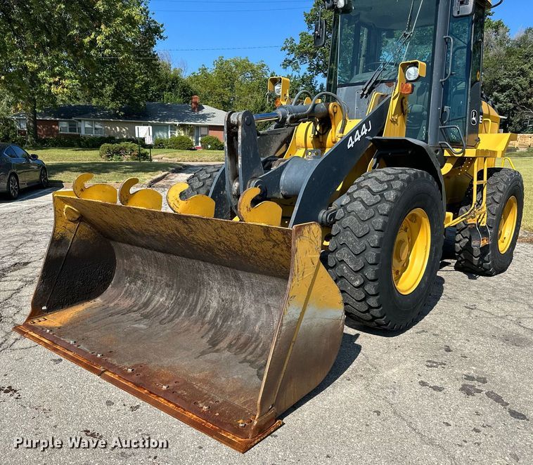 image for item DN8702 2006 John Deere 444J  wheel loader