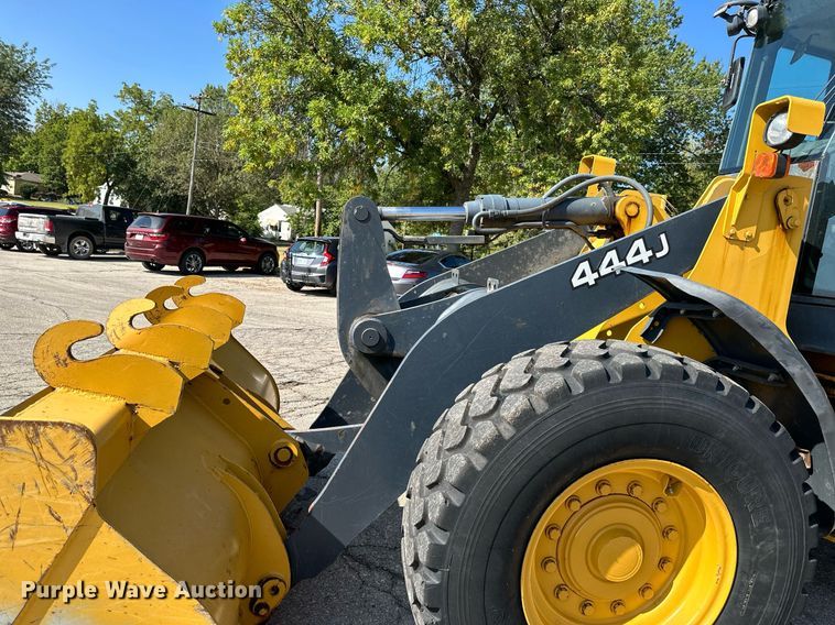 image for item DN8702 2006 John Deere 444J  wheel loader