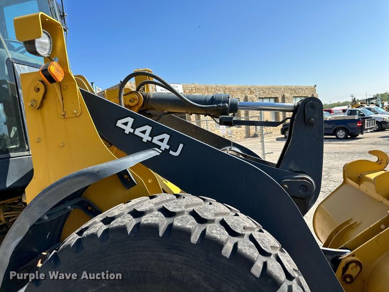 image for item DN8702 2006 John Deere 444J  wheel loader