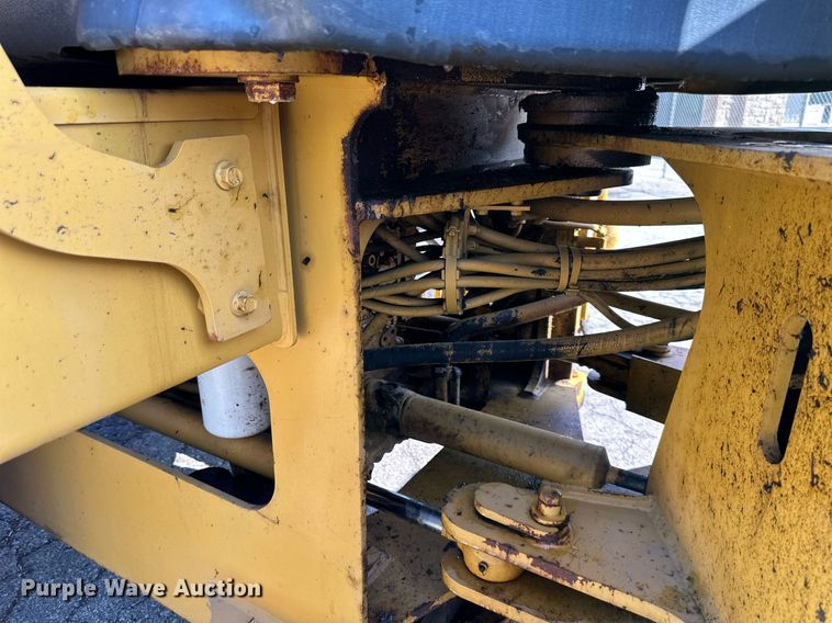 image for item DN8702 2006 John Deere 444J  wheel loader