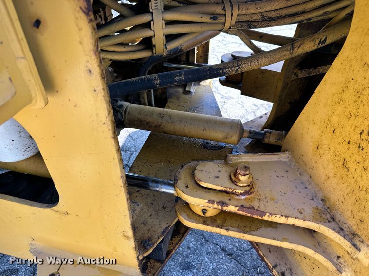 image for item DN8702 2006 John Deere 444J  wheel loader