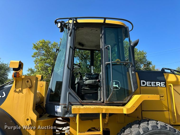 image for item DN8702 2006 John Deere 444J  wheel loader