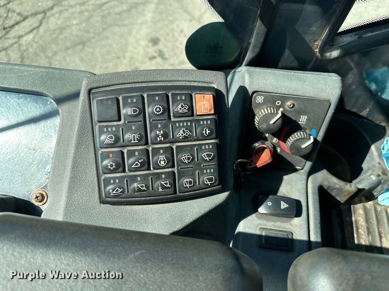 image for item DN8702 2006 John Deere 444J  wheel loader