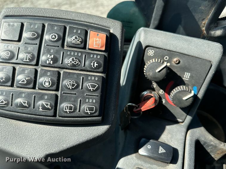 image for item DN8702 2006 John Deere 444J  wheel loader