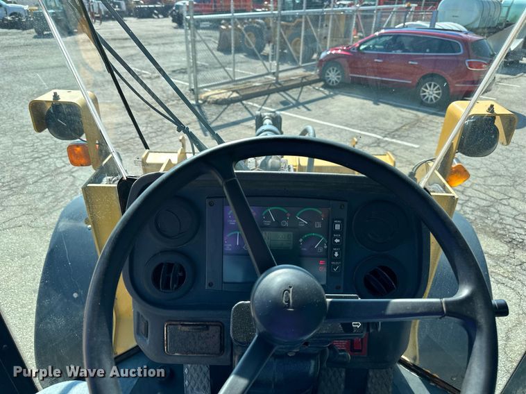 image for item DN8702 2006 John Deere 444J  wheel loader