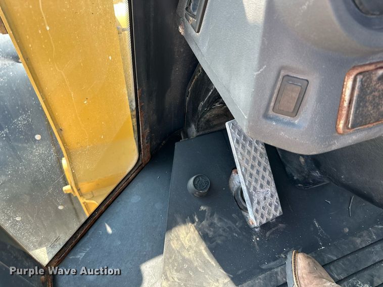 image for item DN8702 2006 John Deere 444J  wheel loader