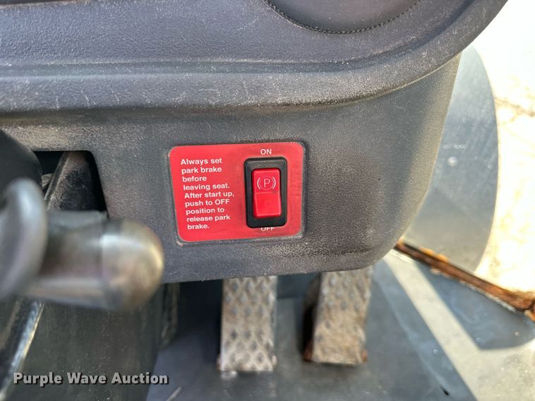 image for item DN8702 2006 John Deere 444J  wheel loader