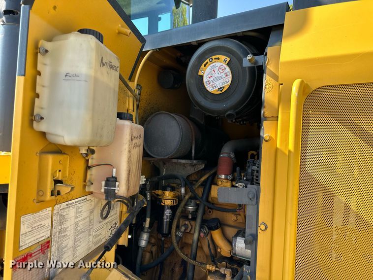 image for item DN8702 2006 John Deere 444J  wheel loader