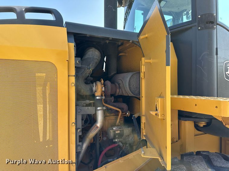 image for item DN8702 2006 John Deere 444J  wheel loader