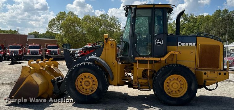 image for item DN8703 2006 John Deere 444J  wheel loader