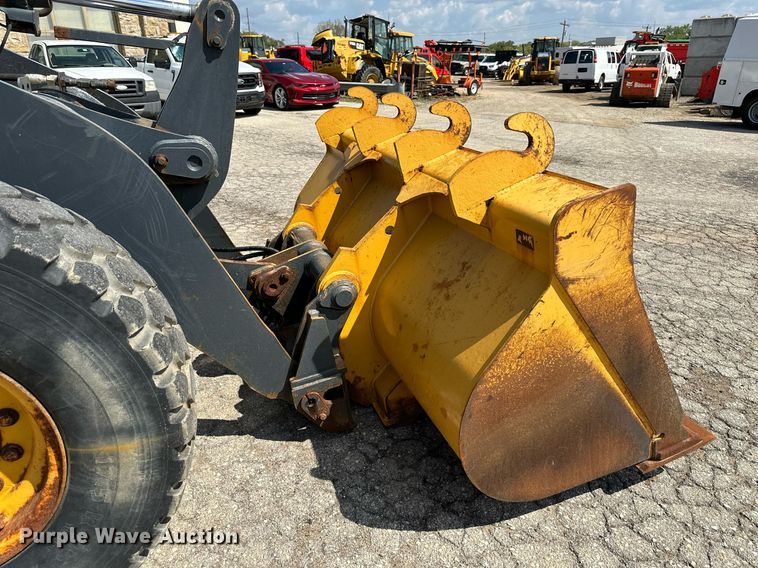 image for item DN8703 2006 John Deere 444J  wheel loader