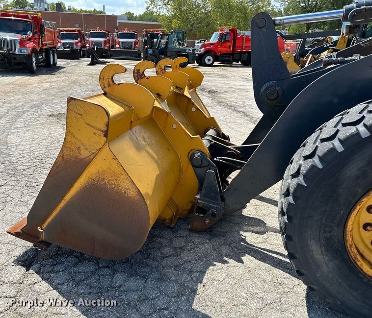 image for item DN8703 2006 John Deere 444J  wheel loader