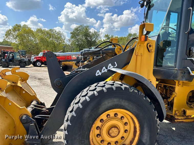 image for item DN8703 2006 John Deere 444J  wheel loader