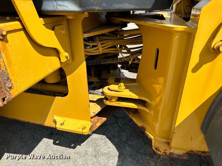 image for item DN8703 2006 John Deere 444J  wheel loader