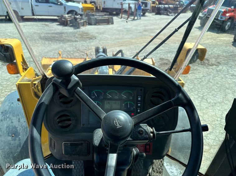 image for item DN8703 2006 John Deere 444J  wheel loader