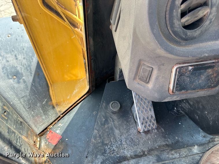 image for item DN8703 2006 John Deere 444J  wheel loader