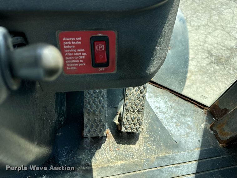 image for item DN8703 2006 John Deere 444J  wheel loader