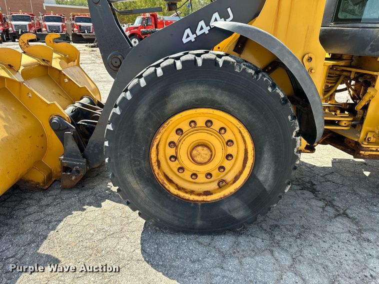 image for item DN8703 2006 John Deere 444J  wheel loader
