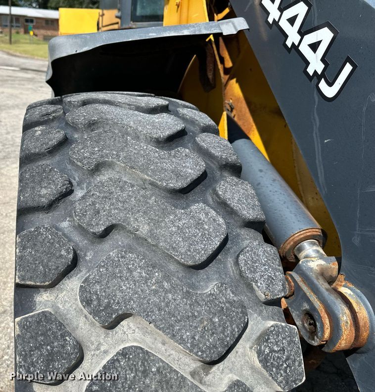 image for item DN8703 2006 John Deere 444J  wheel loader