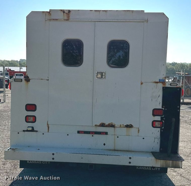 image for item DN8704 2011 Ford F350 Super Duty  Crew Cab utility bed pickup truck