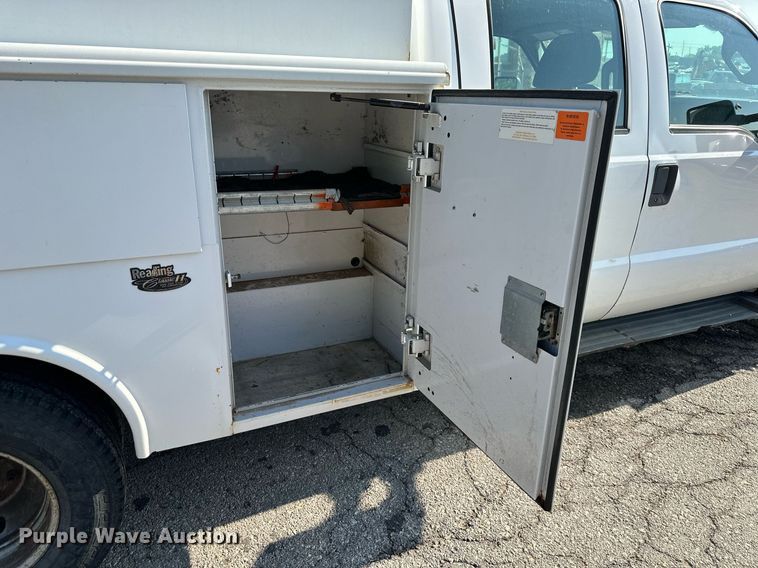 image for item DN8704 2011 Ford F350 Super Duty  Crew Cab utility bed pickup truck