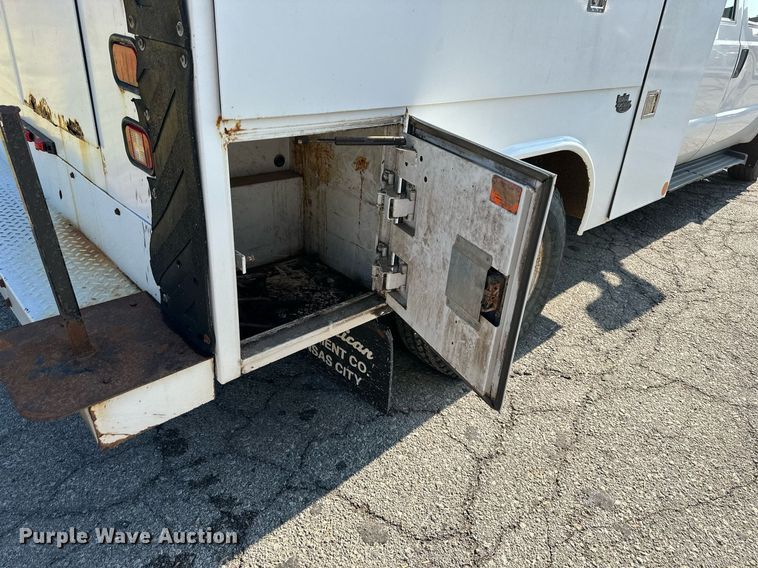 image for item DN8704 2011 Ford F350 Super Duty  Crew Cab utility bed pickup truck