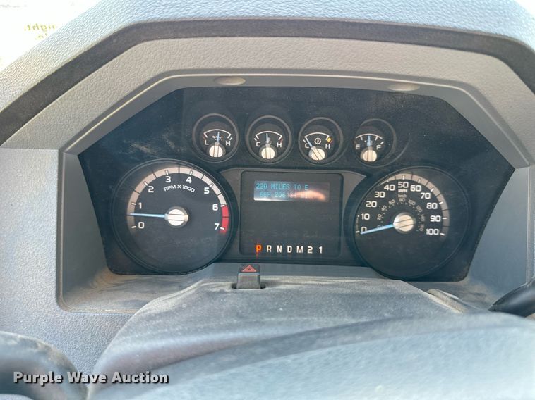 image for item DN8704 2011 Ford F350 Super Duty  Crew Cab utility bed pickup truck