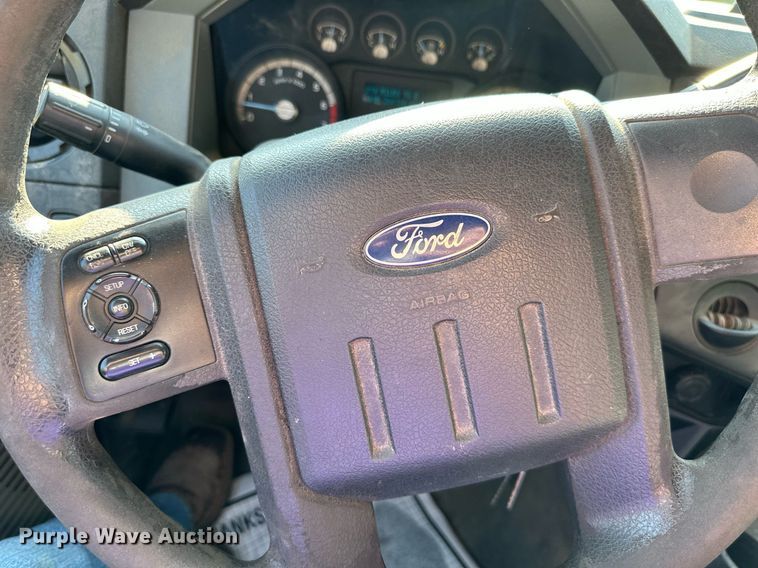 image for item DN8704 2011 Ford F350 Super Duty  Crew Cab utility bed pickup truck