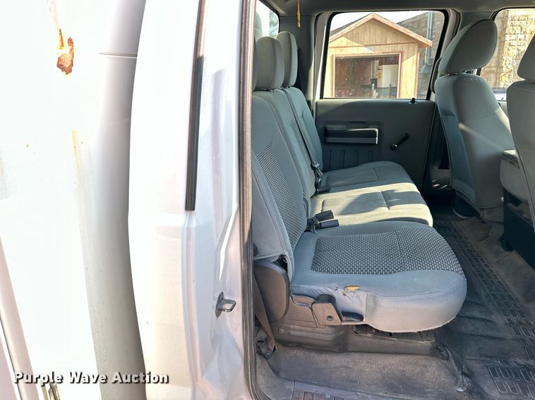 image for item DN8704 2011 Ford F350 Super Duty  Crew Cab utility bed pickup truck