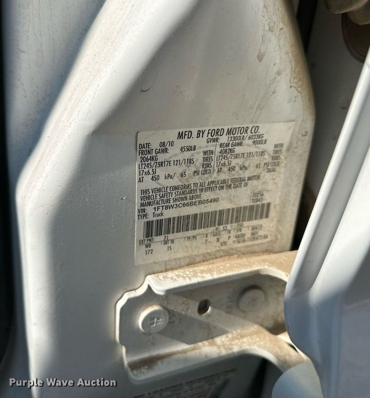 image for item DN8704 2011 Ford F350 Super Duty  Crew Cab utility bed pickup truck