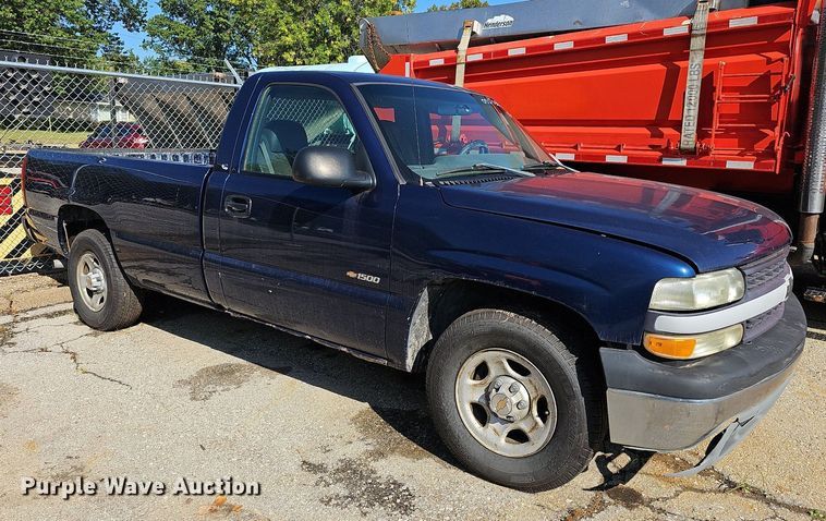 image for item DN8705 2002 Chevrolet Silverado 1500  pickup truck